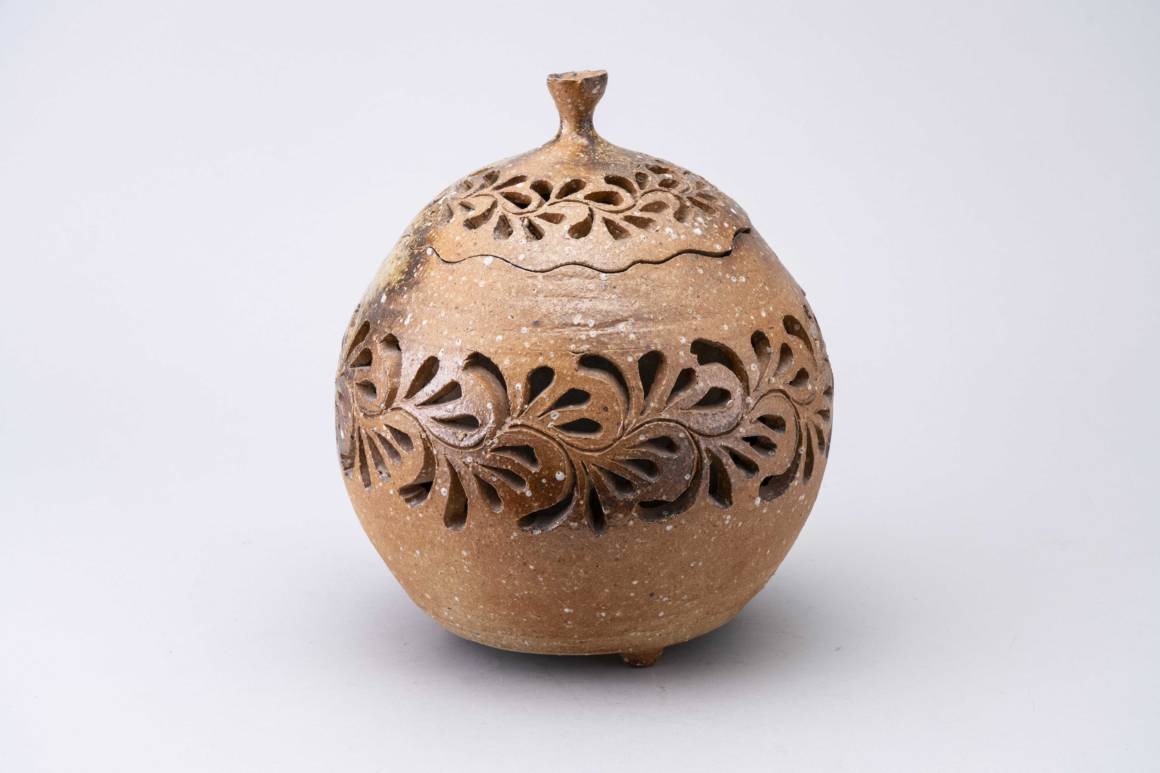 Mihō Mitoma Openwork Mizusashi