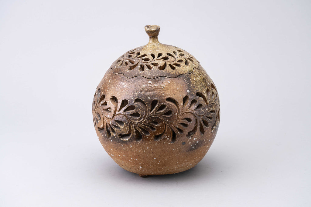 Mihō Mitoma Openwork Mizusashi